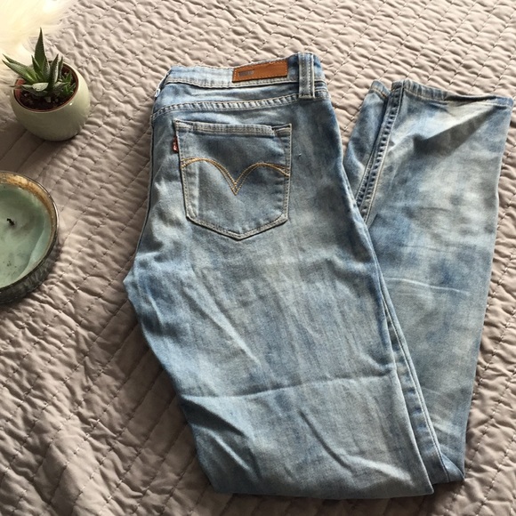 LEVI’S demi curve jeans - Picture 2 of 3